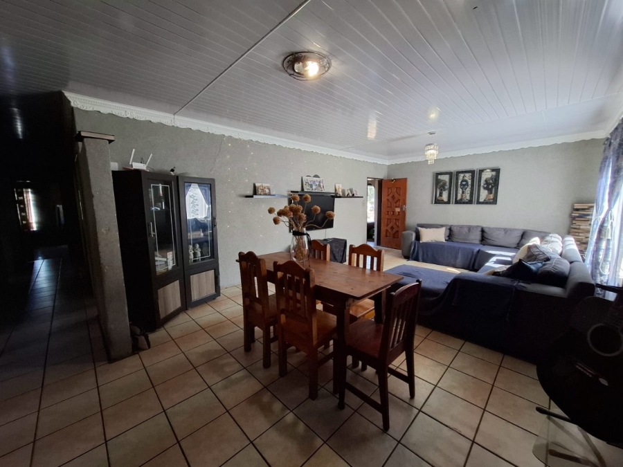 4 Bedroom Property for Sale in Oos Einde North West